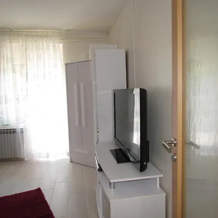 Bura & Jugo, Cres, Without Stress Apartman *