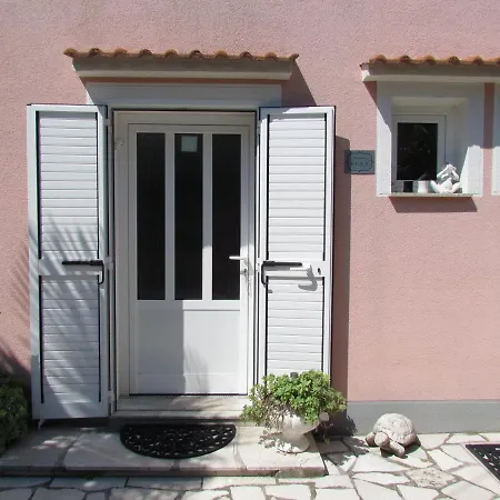 Bura & Jugo, Cres, Without Stress Apartman