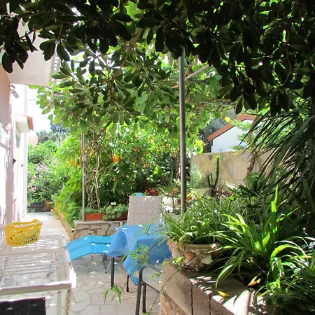 Apartments Bura & Jugo, Cres, Without Stress Apartment