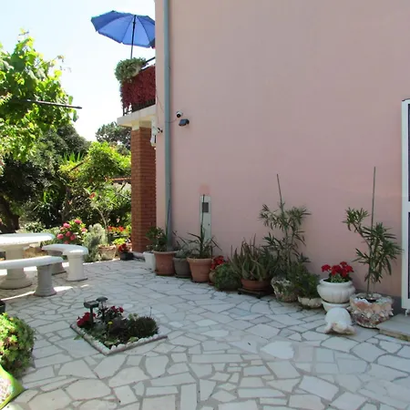 Apartment Apartments Bura & Jugo, Cres, Without Stress Cres