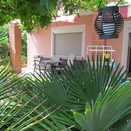 Apartments Bura & Jugo, Cres, Without Stress