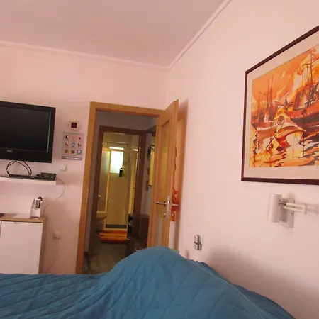 Apartment Apartments Bura & Jugo, Cres, Without Stress Cres