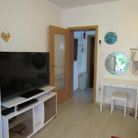 Apartment Apartments Bura & Jugo, Cres, Without Stress *