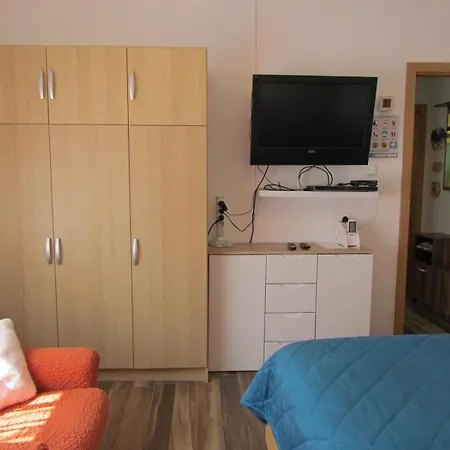 Apartments Bura & Jugo, Cres, Without Stress