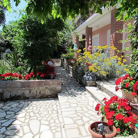 Apartments Bura & Jugo, Cres, Without Stress