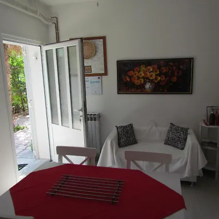 Apartman Apartments Bura & Jugo, Cres, Without Stress *