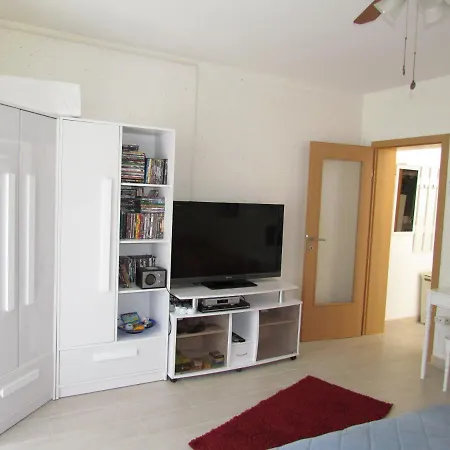 Apartments Bura & Jugo, Cres, Without Stress *