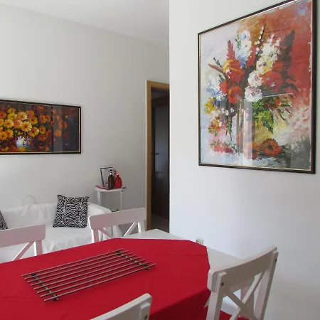 Apartman Apartments Bura & Jugo, Cres, Without Stress *