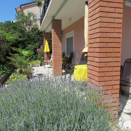 Apartments Bura & Jugo, Cres, Without Stress *